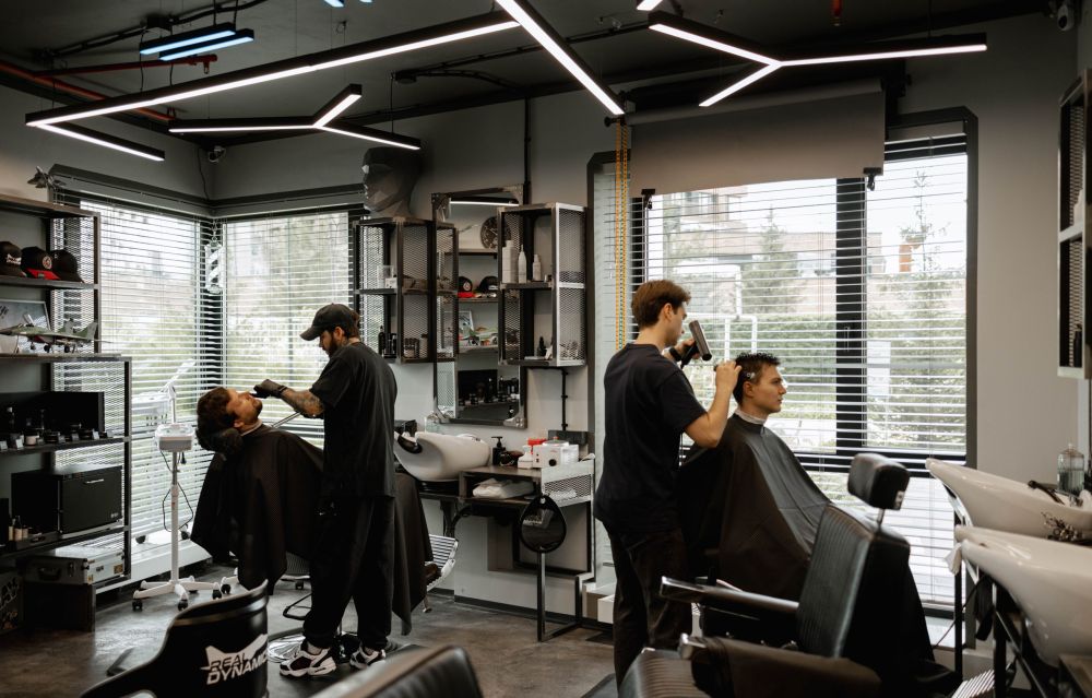 Освещение для барбершопа HAMMERHEAD в Москве на заказ