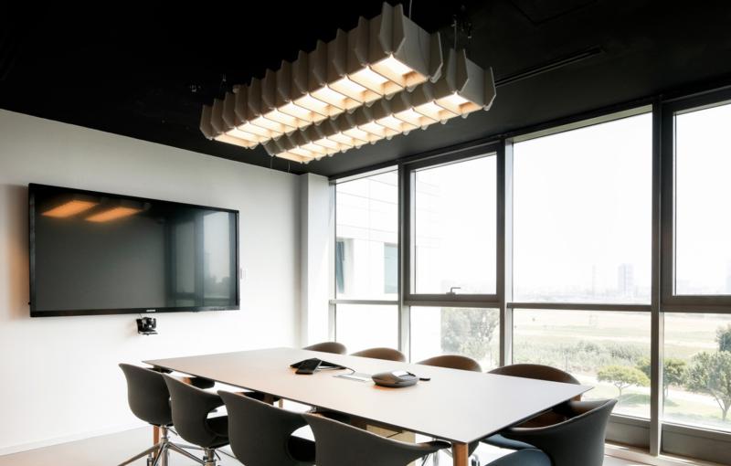 Акустический подвесной светильник 1400х500х200мм