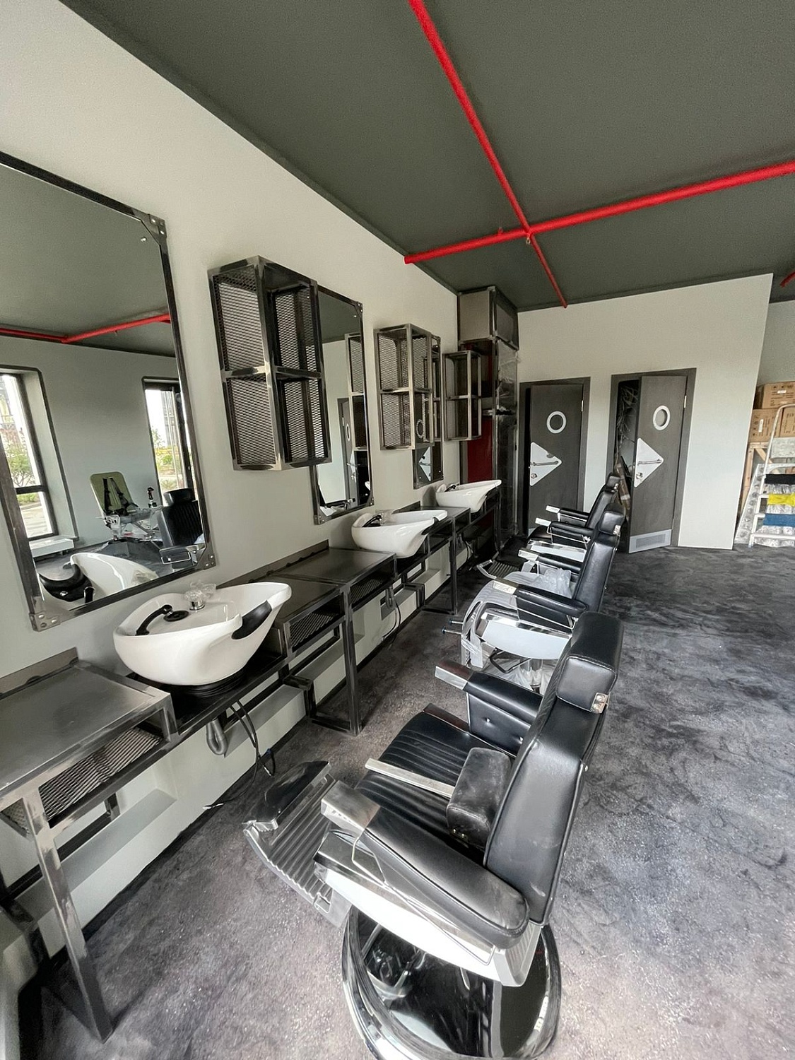 Освещение для барбершопа HAMMERHEAD в Москве