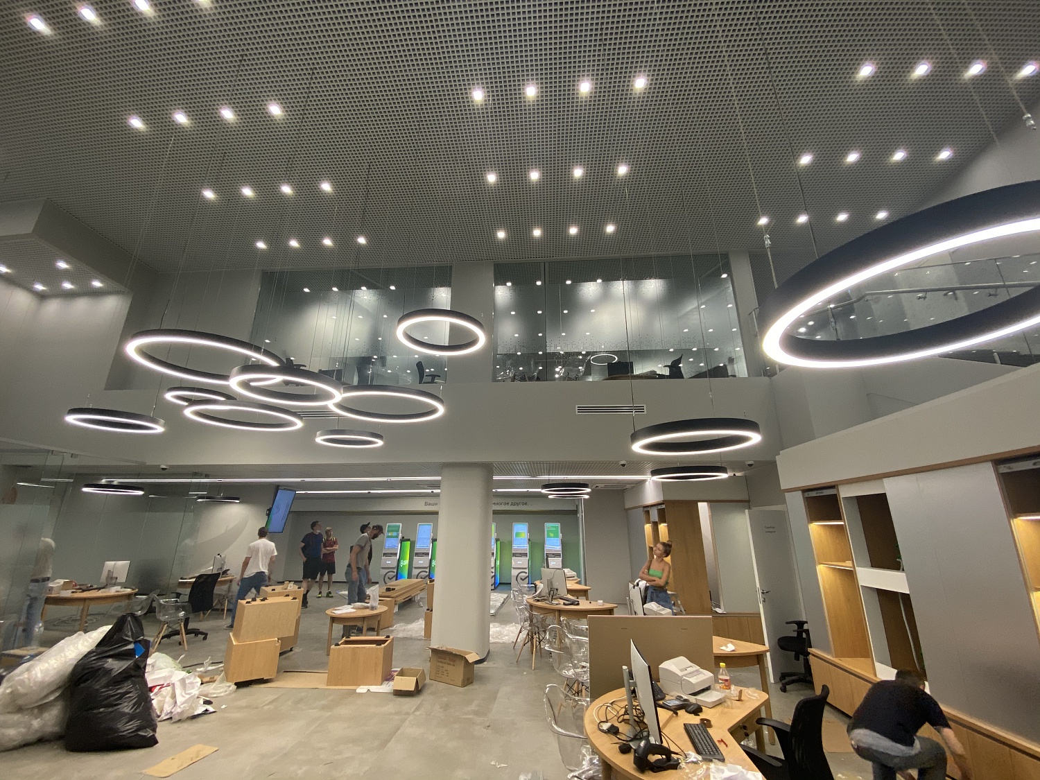 Освещение отделения Сбера в ТЦ «Галерея», Санкт-Петербург