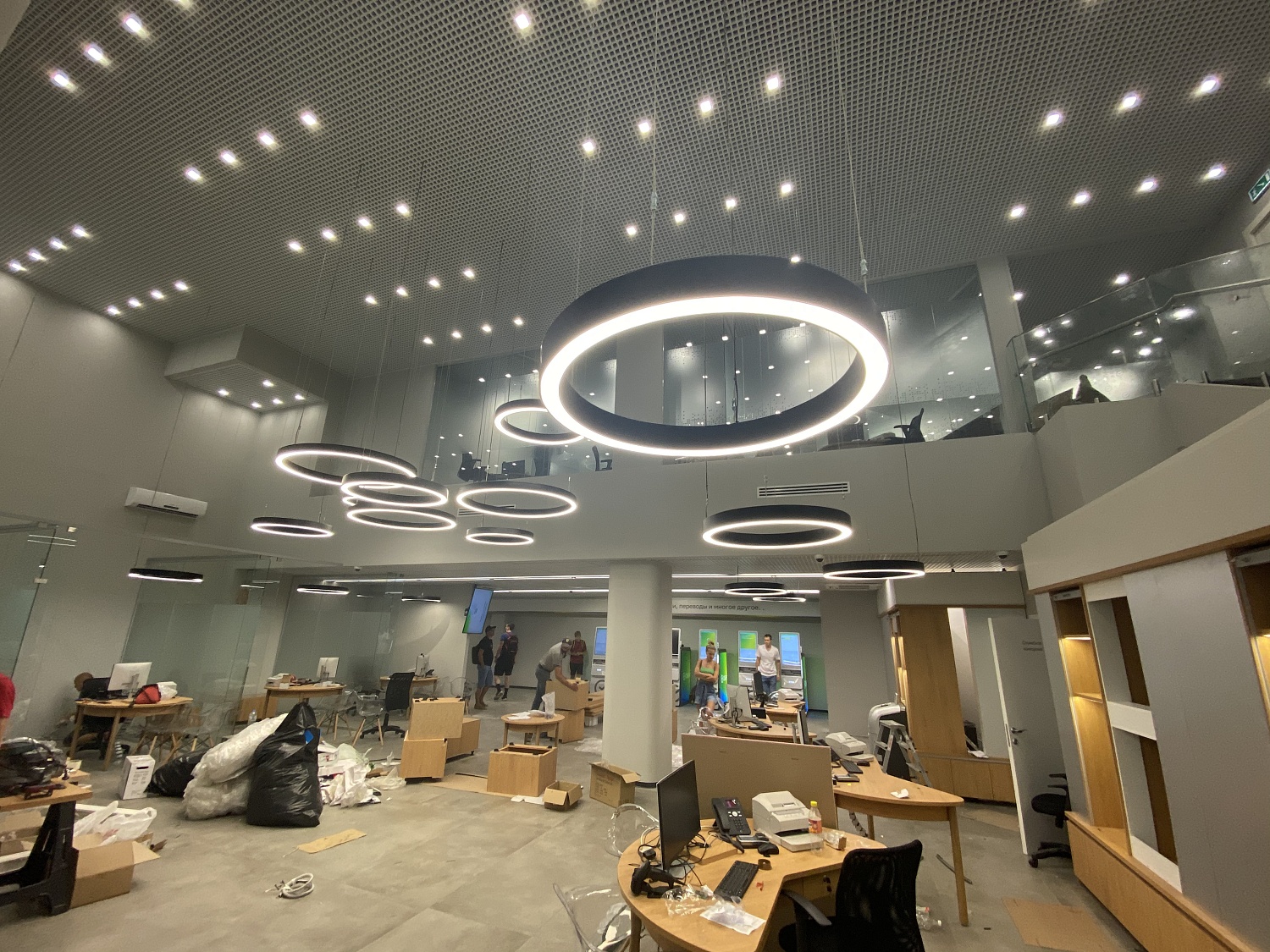 Освещение отделения Сбера в ТЦ «Галерея», Санкт-Петербург